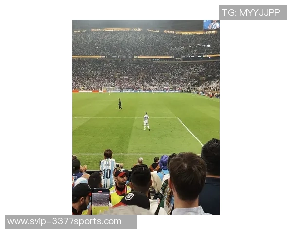 长沙足球场见证国足奋战拼搏的荣耀与梦想